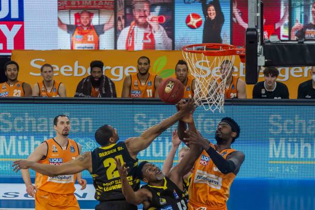 更赢得了评 更赢得了评