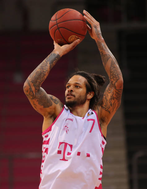 雄鹿如何留 雄鹿如何留